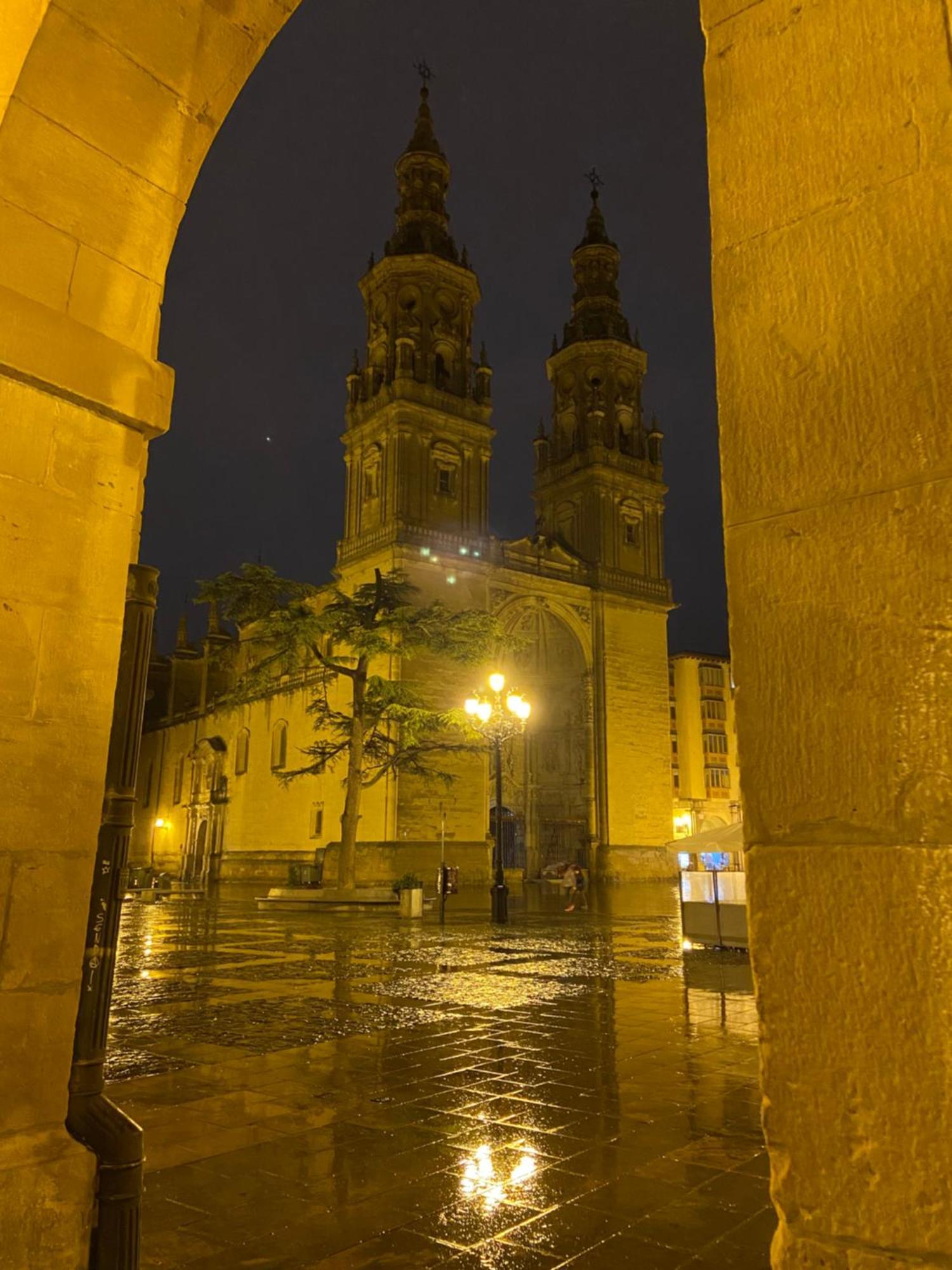 Alojamiento En Pleno Centro Con Wifi Y Aire Acondicionado Logroño Exterior foto